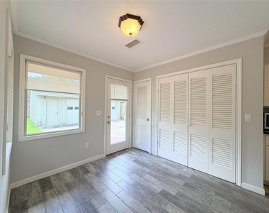5019 Yarwell Drive - Photo Thumbnail 17