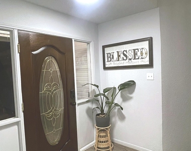 12035 Green Glade Drive - Photo Thumbnail 3