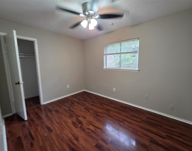 12722 Shannon Hills Drive - Photo Thumbnail 8