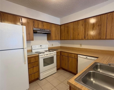 13479 Garden Grv - Photo Thumbnail 11