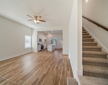 410 W Marlin Street - Photo Thumbnail 1
