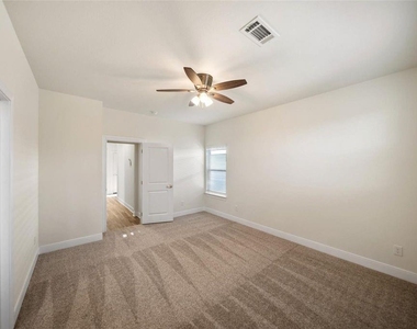 410 W Marlin Street - Photo Thumbnail 16