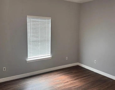 10823 Sail View Street - Photo Thumbnail 7