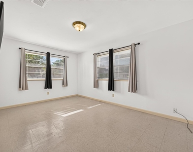 9231 Kostelnik Street - Photo Thumbnail 33
