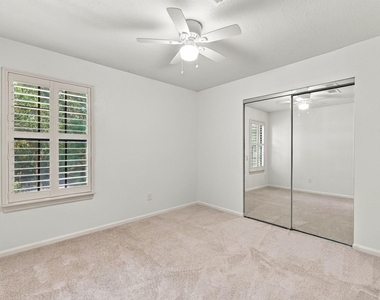 19 Village Knoll Place Place - Photo Thumbnail 27