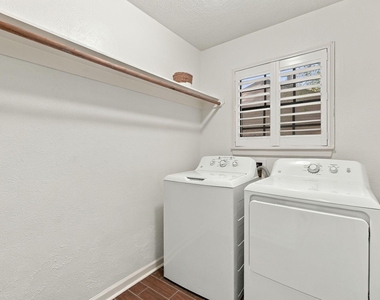 19 Village Knoll Place Place - Photo Thumbnail 20