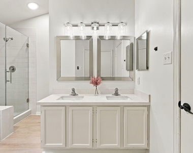 19 Village Knoll Place Place - Photo Thumbnail 25