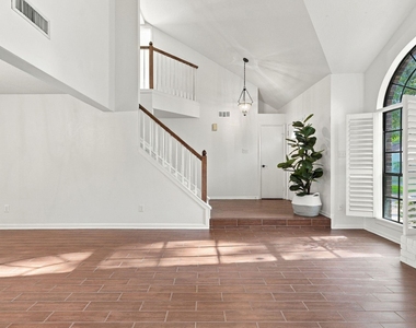 19 Village Knoll Place Place - Photo Thumbnail 5