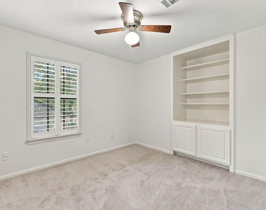19 Village Knoll Place Place - Photo Thumbnail 32