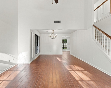 19 Village Knoll Place Place - Photo Thumbnail 7