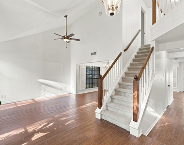 19 Village Knoll Place Place - Photo Thumbnail 4