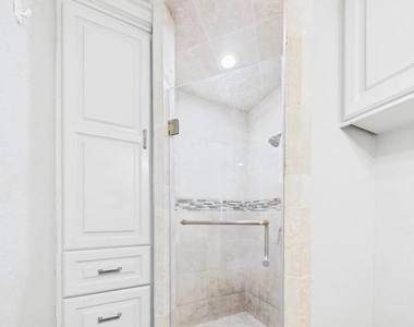 810 Milwaukee Street - Photo Thumbnail 12