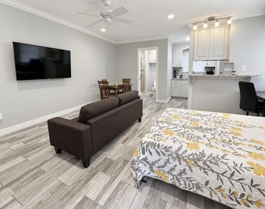 810 Milwaukee Street - Photo Thumbnail 8
