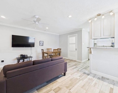 810 Milwaukee Street - Photo Thumbnail 3