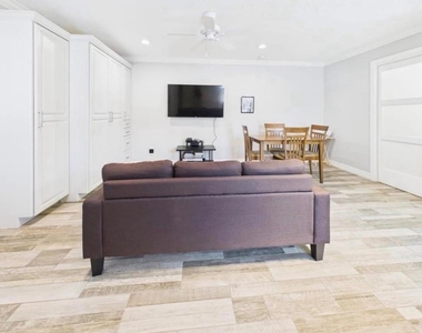 810 Milwaukee Street - Photo Thumbnail 4