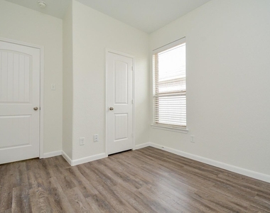 14622 Palladio Drive - Photo Thumbnail 11