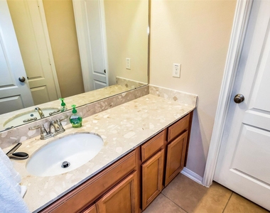 8807 Seguin Cove Lane - Photo Thumbnail 21