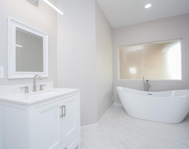 12328 N Chestnut Hills Drive - Photo Thumbnail 21