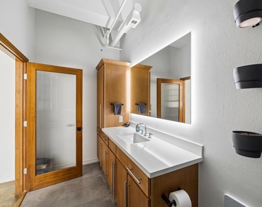 705 Main Street - Photo Thumbnail 12
