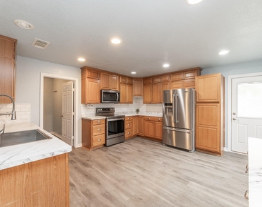21615 Britton Hill Way - Photo Thumbnail 12