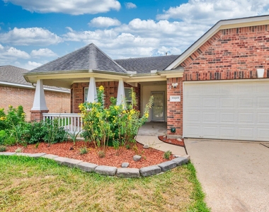 21615 Britton Hill Way - Photo Thumbnail 3
