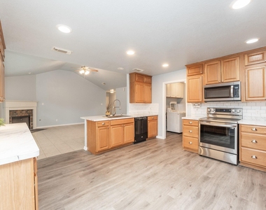 21615 Britton Hill Way - Photo Thumbnail 13