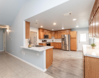 21615 Britton Hill Way - Photo Thumbnail 11