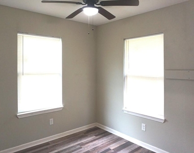 3411 Providence Street - Photo Thumbnail 13