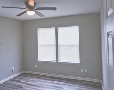 3411 Providence Street - Photo Thumbnail 5
