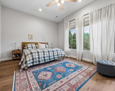 2704 Baldwin Street - Photo Thumbnail 9