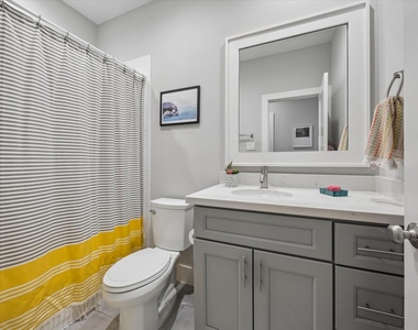 2704 Baldwin Street - Photo Thumbnail 16