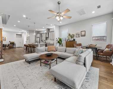 2704 Baldwin Street - Photo Thumbnail 7