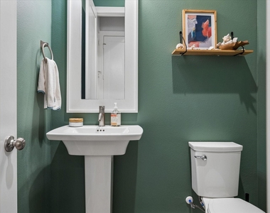 2704 Baldwin Street - Photo Thumbnail 8