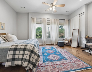 2704 Baldwin Street - Photo Thumbnail 10