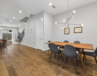 2704 Baldwin Street - Photo Thumbnail 4