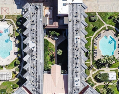 6300 Seawall Boulevard - Photo Thumbnail 12