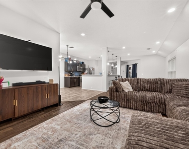 2806 Bison Bluff - Photo Thumbnail 17