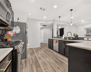 2806 Bison Bluff - Photo Thumbnail 23