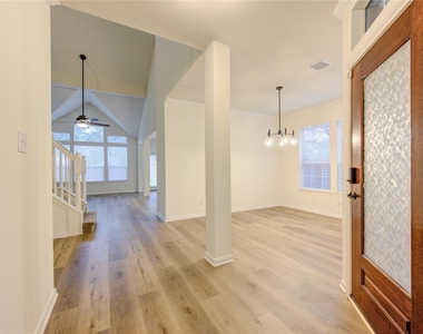 4702 Lawton Bend Lane - Photo Thumbnail 2