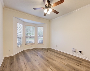 4702 Lawton Bend Lane - Photo Thumbnail 4