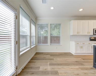4702 Lawton Bend Lane - Photo Thumbnail 7