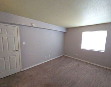12634 Ashford Meadow Drive - Photo Thumbnail 5