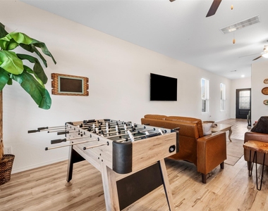 18426 White Stallion Lane - Photo Thumbnail 8