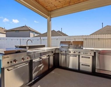 18426 White Stallion Lane - Photo Thumbnail 6