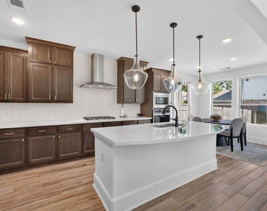 449 Devlin Shores Drive - Photo Thumbnail 14