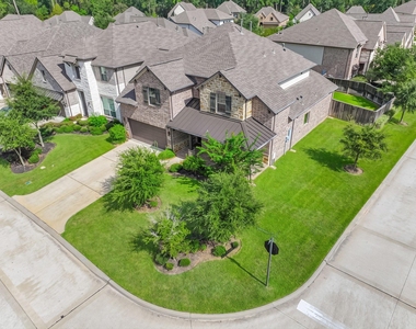 449 Devlin Shores Drive - Photo Thumbnail 1