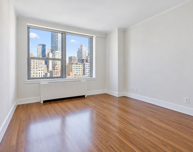550 West 45th Street - Photo Thumbnail 3