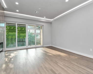 1320 Eberhard Street - Photo Thumbnail 10