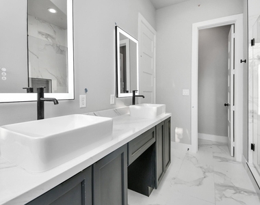 1320 Eberhard Street - Photo Thumbnail 36
