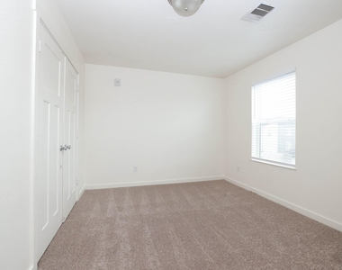 21155 Gosling Road - Photo Thumbnail 15